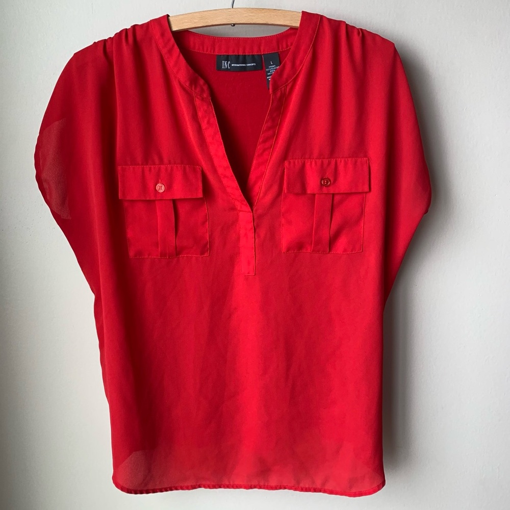 INC International Conceptes red button front top